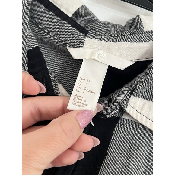 H&M Black White Checkered Button Up Shirt Size 4 Cottagecore Grunge Minimalist - Picture 6 of 7